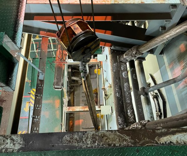 Dynamic Load Testing offers inspection, maintenance and repairs of cranes, winches and other equipment with a partner in The Netherlands